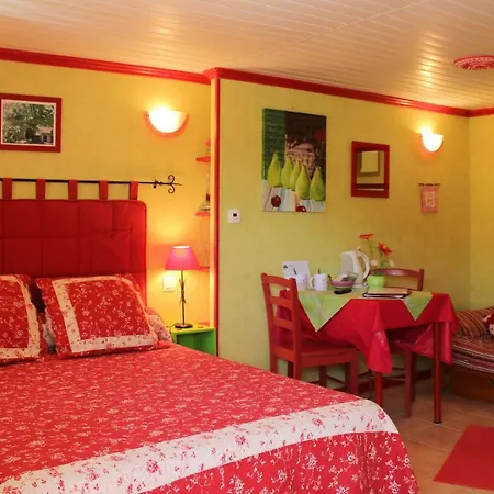 Bed and Breakfast La Roche Bleue 3*